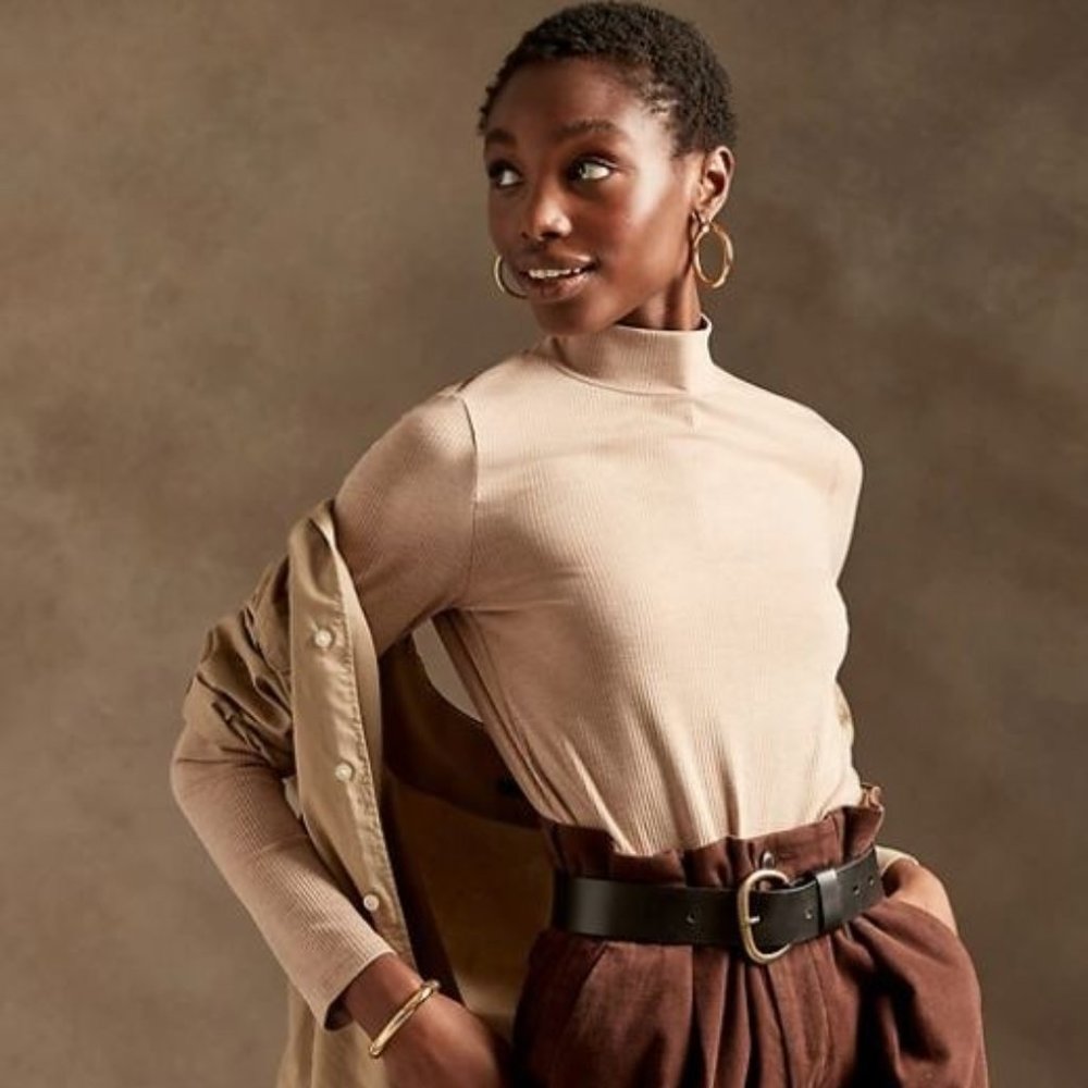 Banana Republic Mock-Neck T-Shirt (XL)